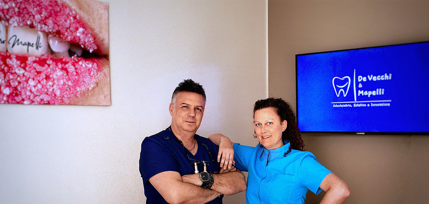 Il Dott. Alessandro Mapelli e la Dott.ssa Chiara De Vecchi nello studio di Paullo